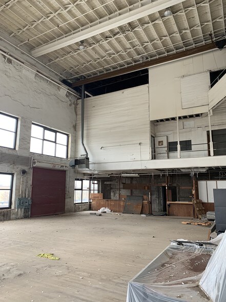 More Photos Of 612 New Hampshire St, Lawrence Office For Lease