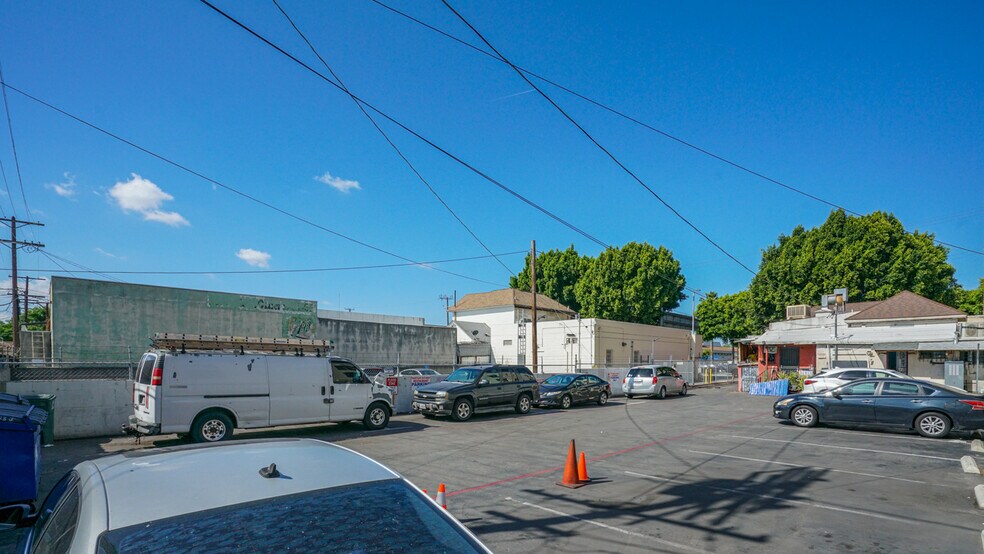 More Photos Of 2526 Daly St, Los Angeles Storefront For Sale