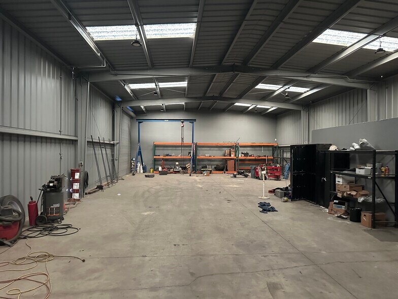 More Photos Of 4100 Well Tech Way, Bakersfield Warehouse For Lease