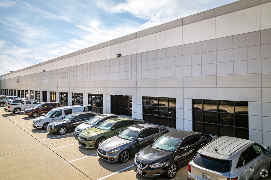 More Photos Of 11727 S Sam Houston Pky W, Houston Unknown For Lease