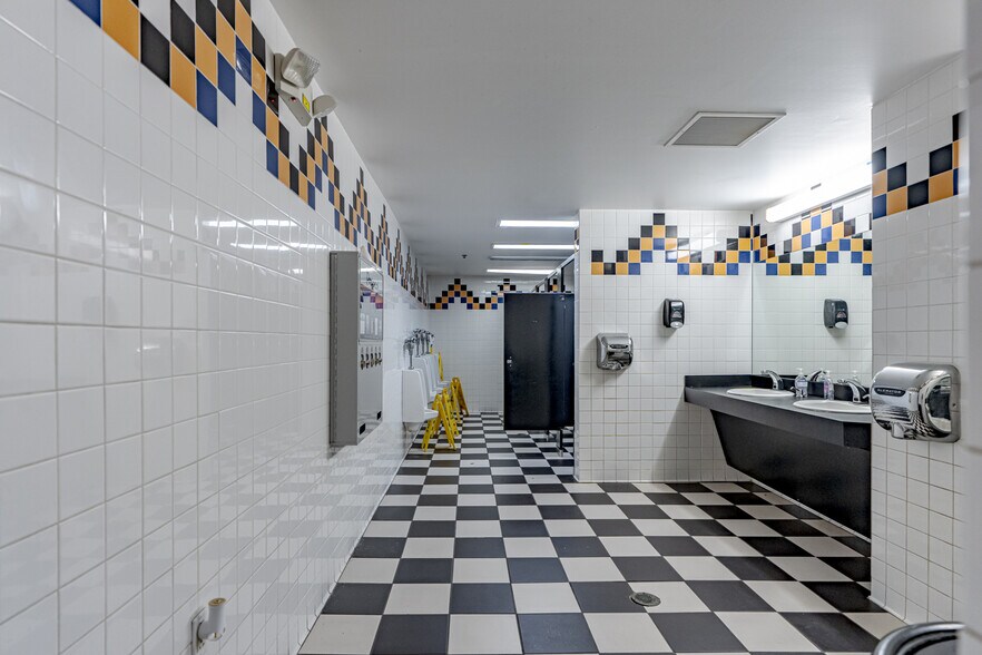 More Photos Of 250 Breighton Cir, Shelbyville Movie Theatre For Sale