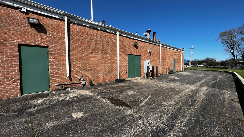 More Photos Of 1276-1280 N Route 83, Grayslake Unknown For Lease