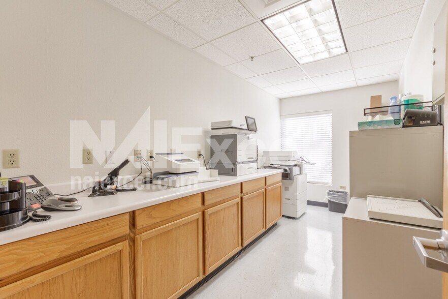 More Photos Of 1 S Main St, Saint George Bank For Sale