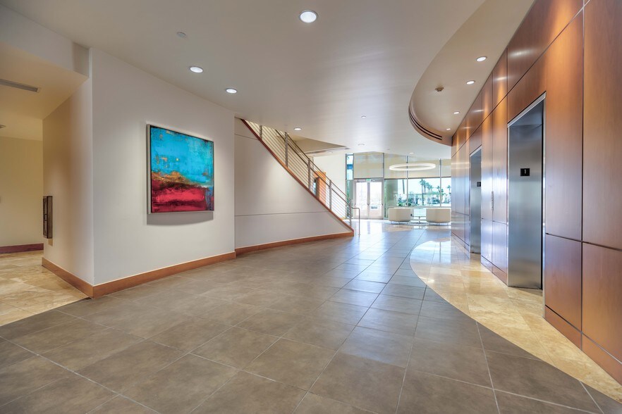 More Photos Of 4645 E Cotton Center Blvd, Phoenix Office For Sale