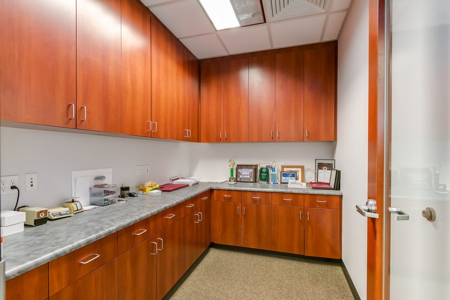 More Photos Of 1110 Tully Rd, Modesto Medical For Lease