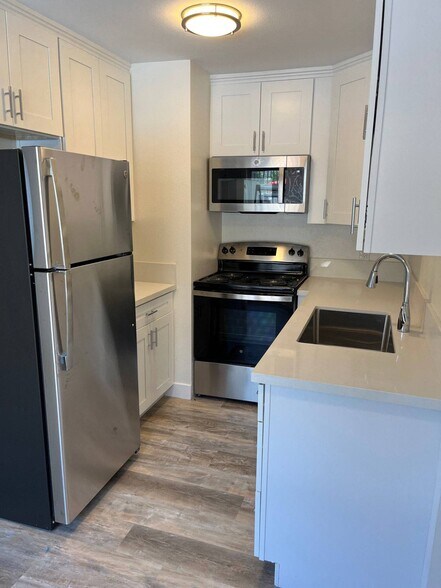 More Photos Of 5747 Lauretta St, San Diego Apartments For Sale