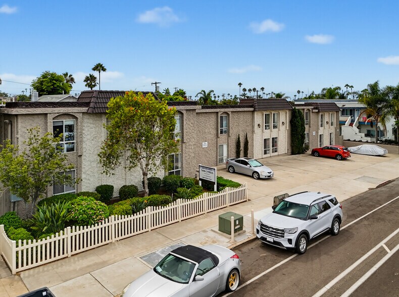 Primary Photo Of 4649 Voltaire St, San Diego Apartments For Sale