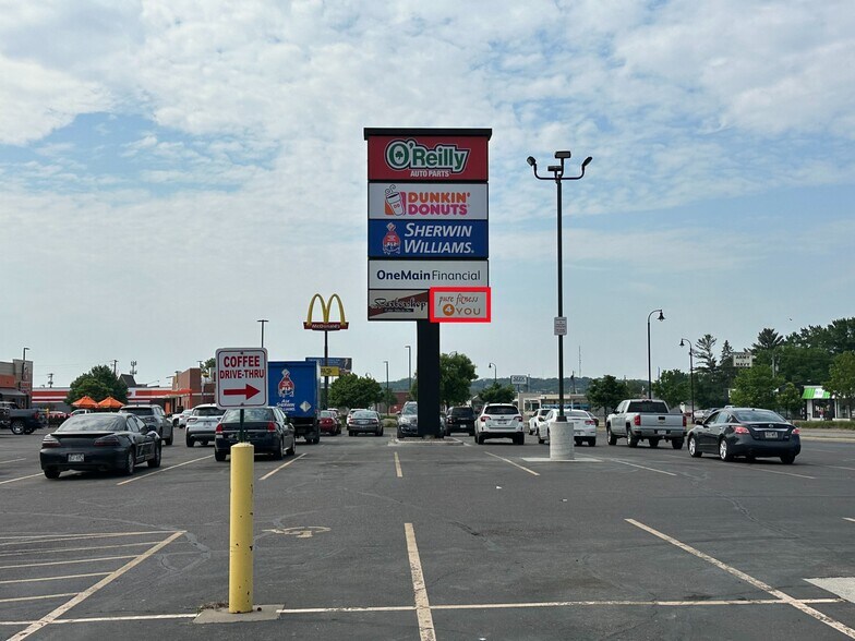 More Photos Of 1417-1431 S Hastings Way, Eau Claire Freestanding For Lease