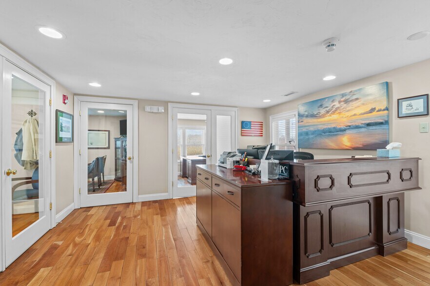 More Photos Of 385 South St, Shrewsbury Office For Sale