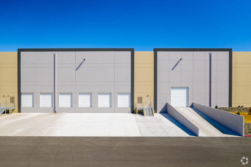 More Photos Of 2995 Atlas Rd, Richmond Distribution For Lease