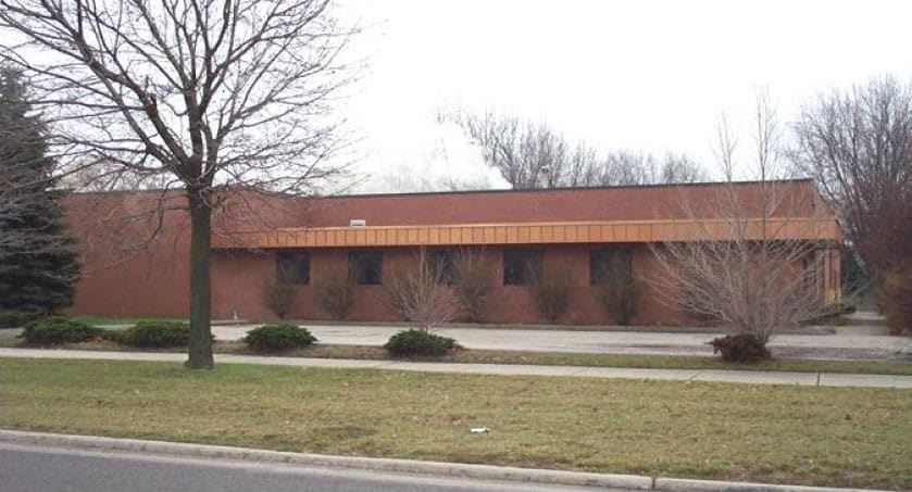 More Photos Of 31711-31715 W 8 Mile Rd, Livonia Warehouse For Lease