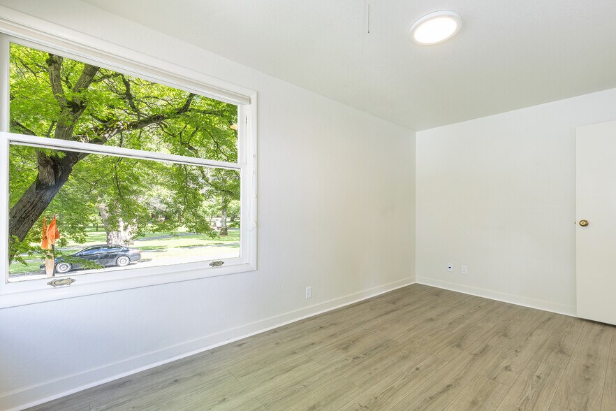 More Photos Of 1801 Oak St, Napa Office For Sale