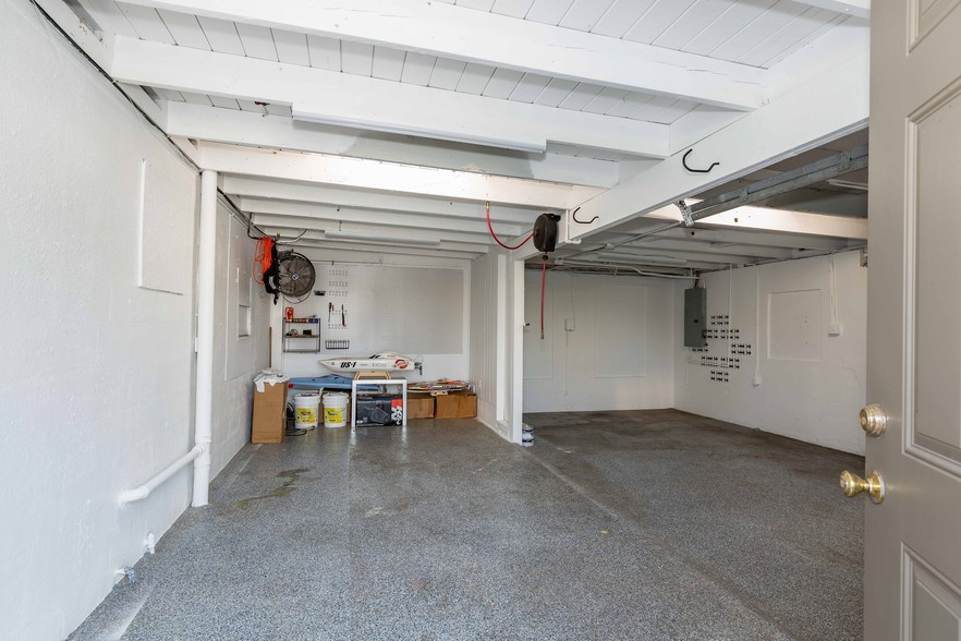 More Photos Of 4498 49th St N, Saint Petersburg Office For Sale