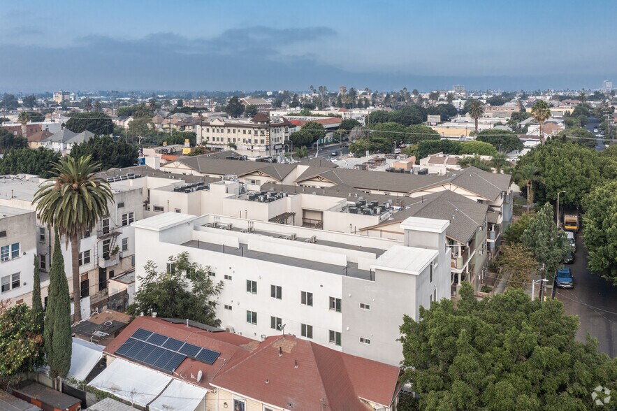 More Photos Of 1516 W 12th Pl, Los Angeles Apartments For Sale