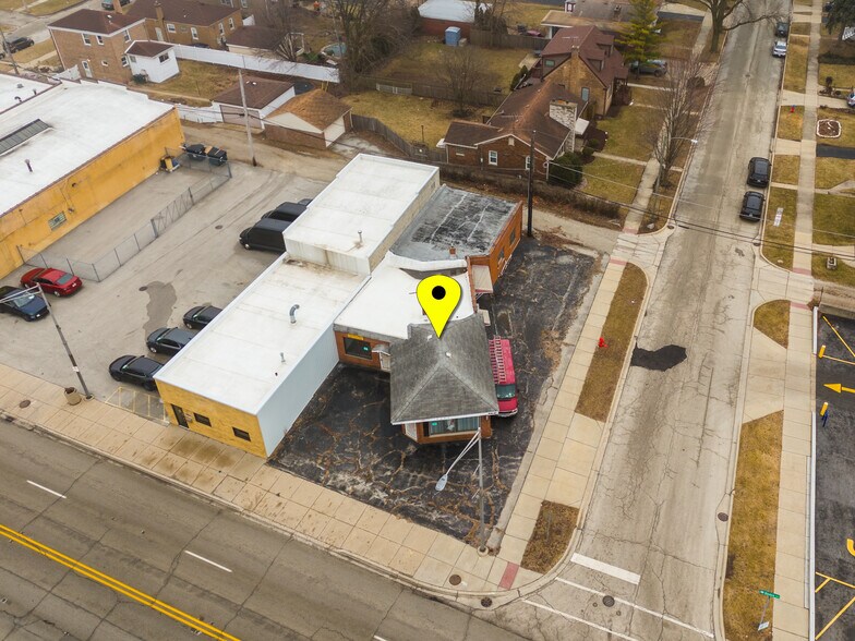 More Photos Of 8943 Ogden Ave, Brookfield Freestanding For Sale