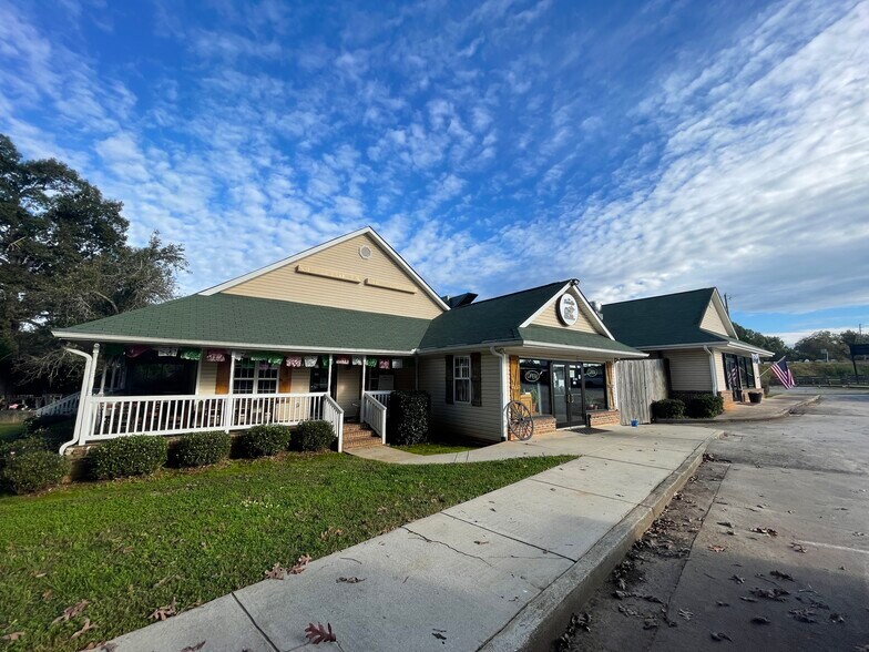 More Photos Of 386 Highway 82 S, Jefferson Restaurant For Sale