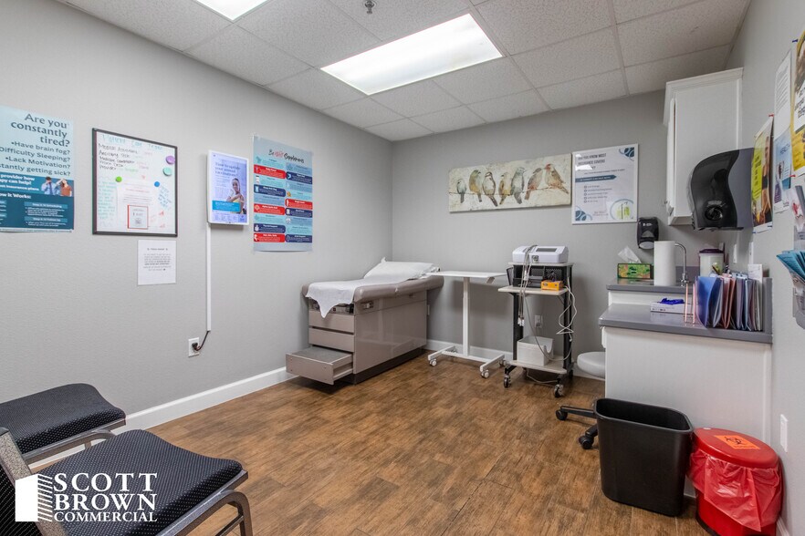 More Photos Of 3200 Colorado Blvd, Denton Healthcare For Lease