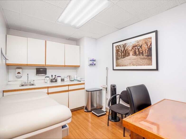 More Photos Of 925 Park Ave, New York Apartments For Sale