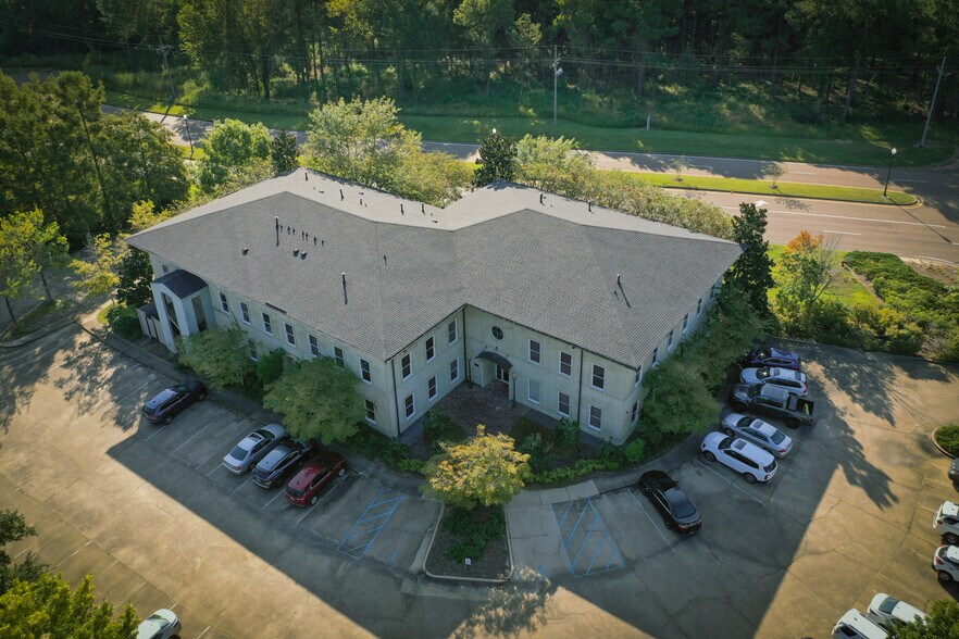 More Photos Of 599 Highland Colony Pky, Ridgeland Office For Lease