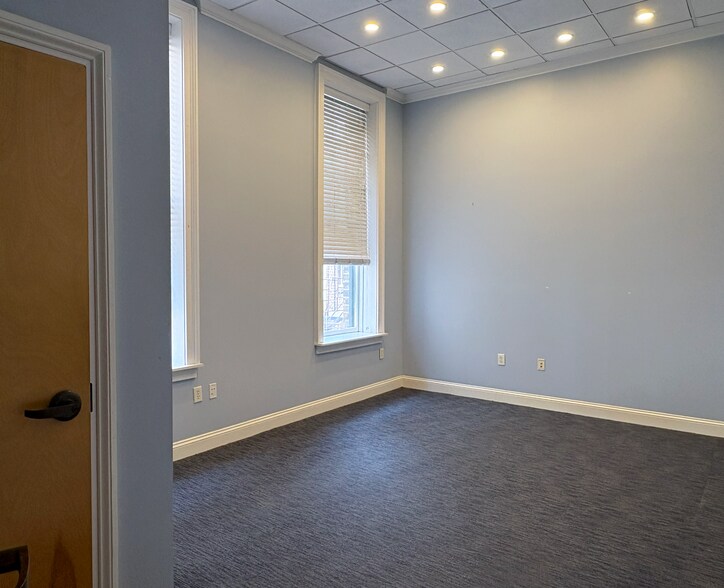 More Photos Of 114 Barnard St, Savannah Office For Lease