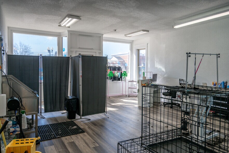 More Photos Of 207 E State St, Mauston Storefront Retail Residential For Sale