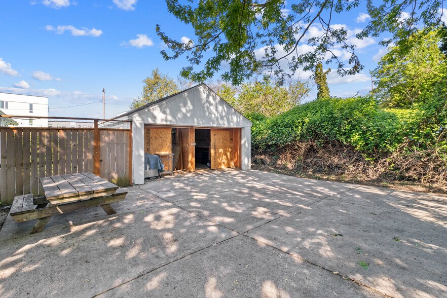 More Photos Of 510 E 16th St, Vancouver Manufactured Housing Mobile Home Park For Sale