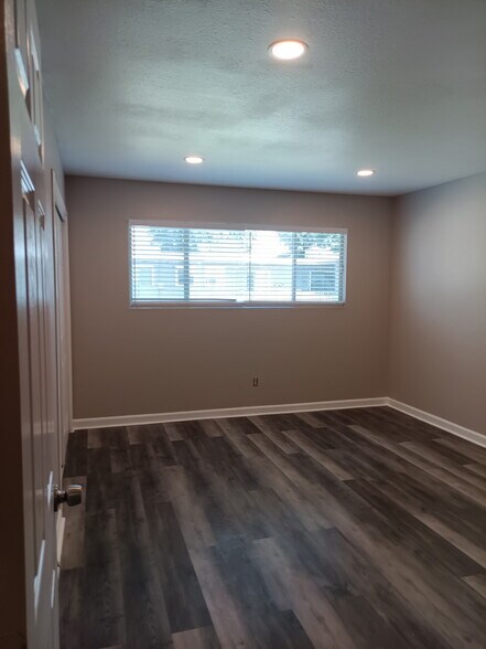 More Photos Of 1680-1695 Ellen Ave, Merced Apartments For Sale