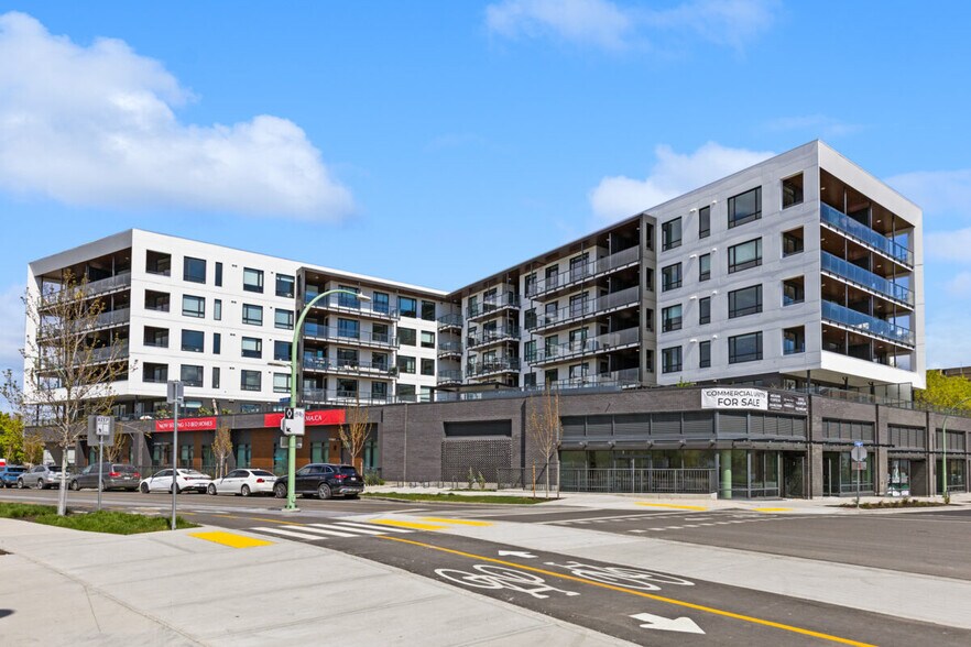 More Photos Of 3051 Abbott st, Kelowna Apartments For Sale