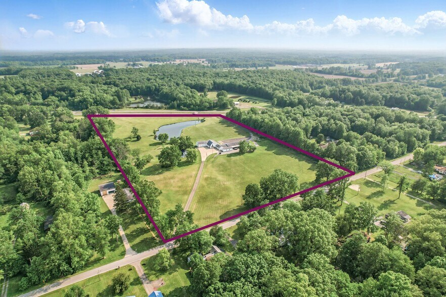 More Photos Of 4085 / 4086 State Route 422, Southington Showroom For Sale