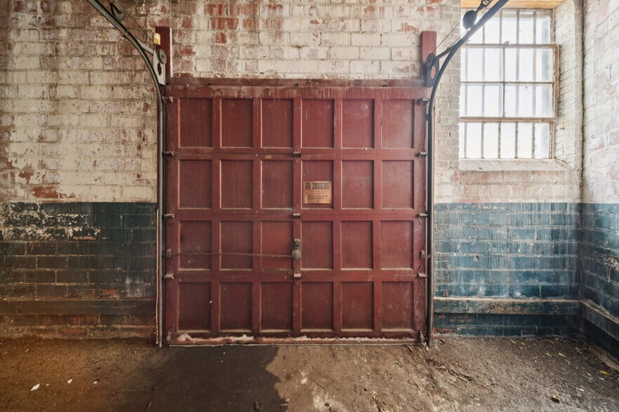 More Photos Of 10-28 N Guthrie Ave, Tulsa Manufacturing For Sale