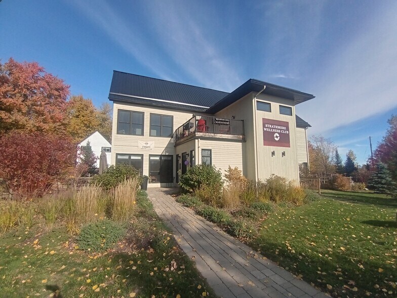 More Photos Of 1998-2006 Phelan Rd W, Ottawa Hotel For Lease