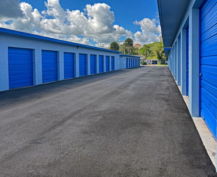 More Photos Of 820 E Lincoln Ave, Melbourne Self Storage For Sale