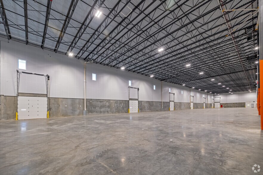 More Photos Of 7 Hook Rd, Bayonne Warehouse For Lease