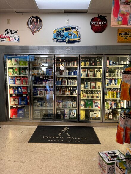 More Photos Of 166 S Riverside Ave, Pequabuck Freestanding For Sale