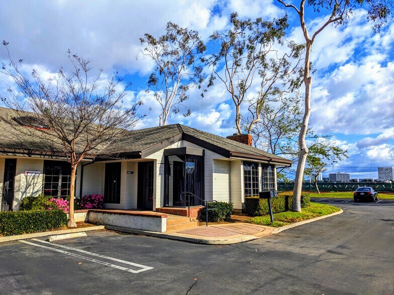 More Photos Of 3151 Airway Ave, Costa Mesa Medical For Sale