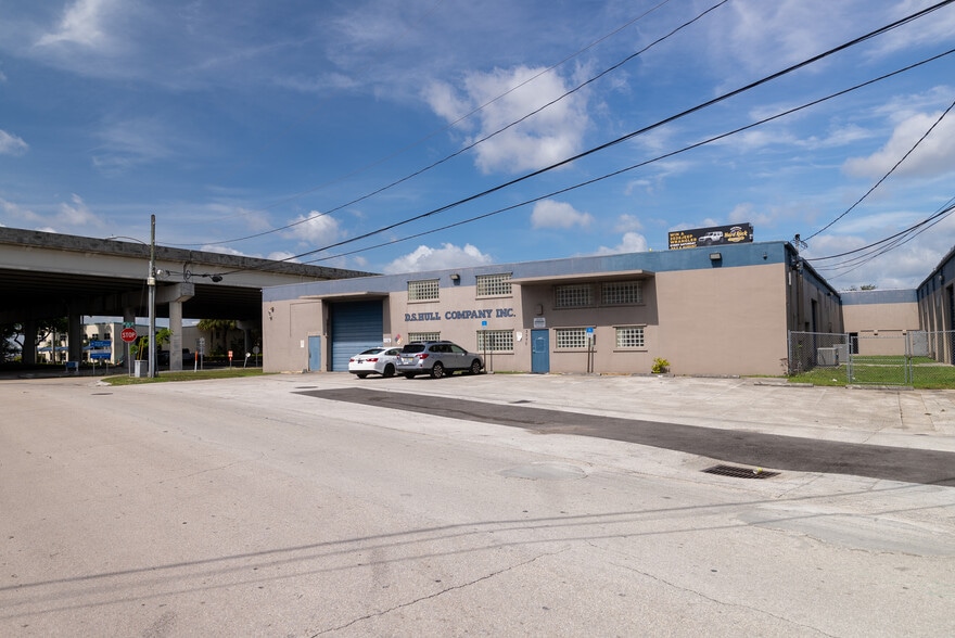 More Photos Of 3377 SW 2nd Ave, Fort Lauderdale Warehouse For Lease