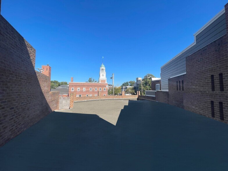 More Photos Of 513 Poplar St, Cambridge Storefront Retail Residential For Sale