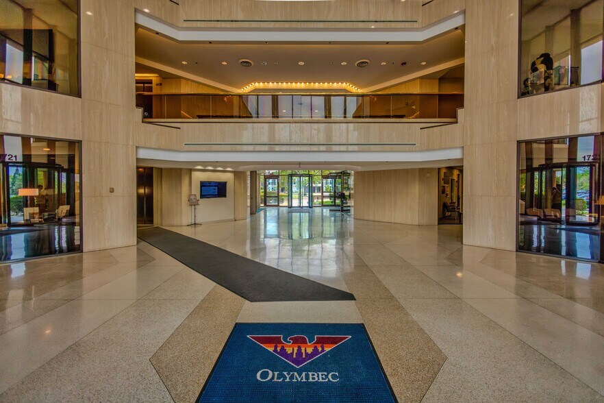 More Photos Of 1721 Moon Lake Blvd, Hoffman Estates Office For Lease