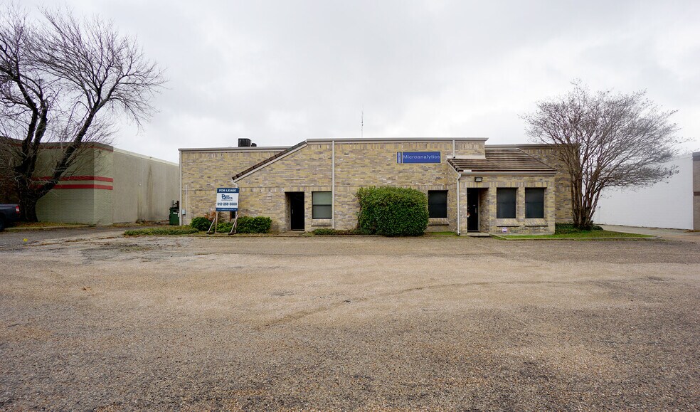 Primary Photo Of 2011 Lamar Dr, Round Rock Warehouse For Lease
