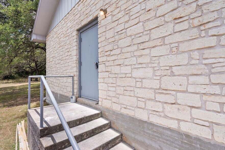 More Photos Of 208 Haley Rd, Johnson City Medical For Sale
