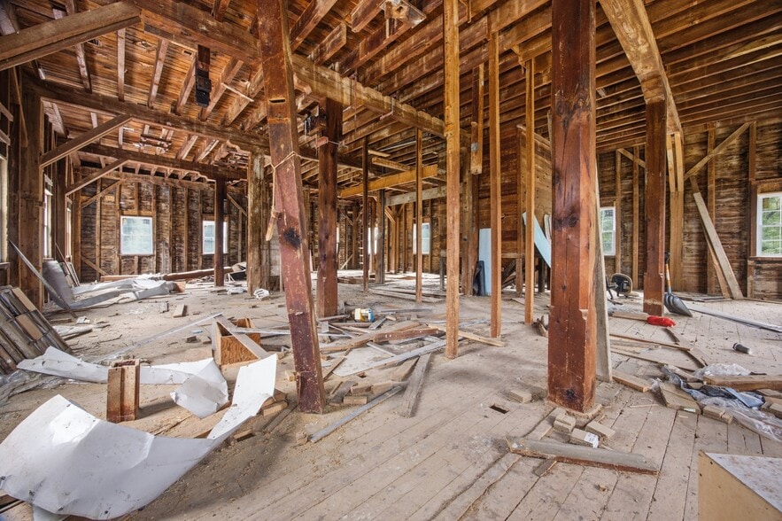 More Photos Of 32 Mill St, Port Byron Industrial For Sale