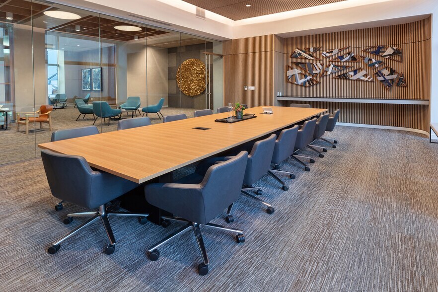 More Photos Of 2 Bethesda Metro Ctr, Bethesda Office For Lease