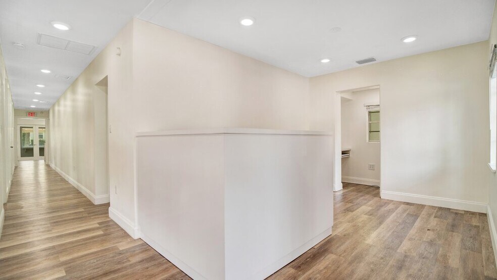 More Photos Of 230 E Marks St, Orlando Office Residential For Lease