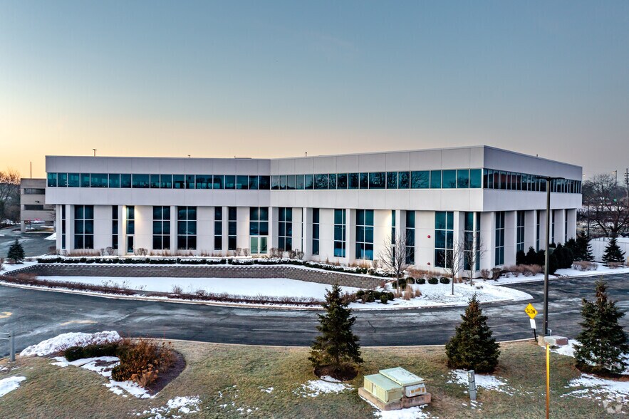 More Photos Of 2100 Swift Dr, Oak Brook Office For Lease