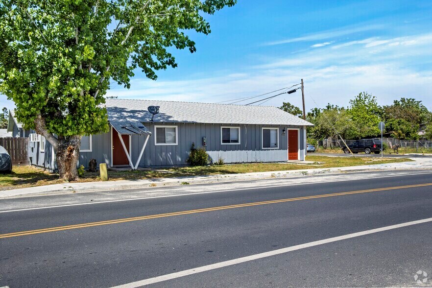 More Photos Of 6860 Walnut Ave, Winton Apartments For Sale