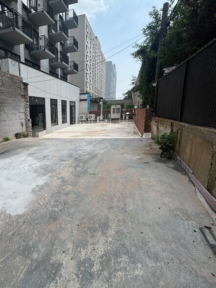 More Photos Of 1584 Fulton St, Brooklyn Apartments For Lease