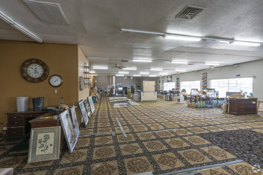 More Photos Of 708 N Nellis Blvd, Las Vegas Freestanding For Sale