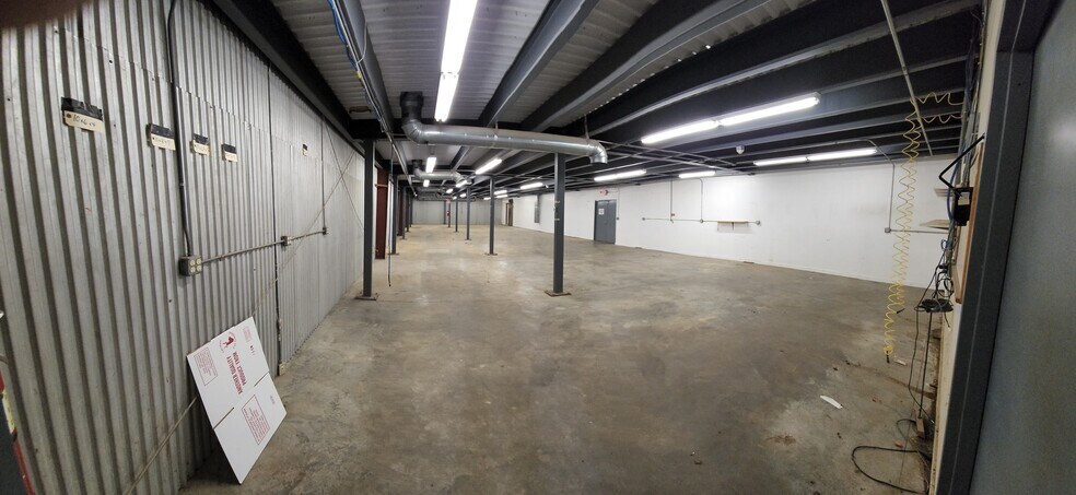 More Photos Of 900 Freedom Dr, Raleigh Warehouse For Lease