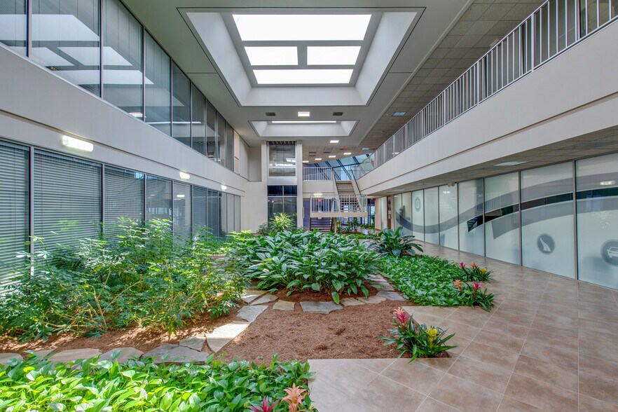 More Photos Of 9601 Jones Rd, Houston Office For Lease