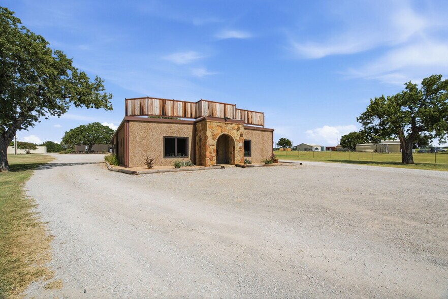 More Photos Of , Mineral Wells Unknown For Sale